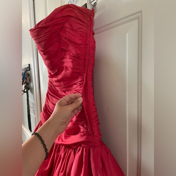 Vintage 80’s Tadashi Party/Formal Red Ruched and Layered Tiered Dress | Size 10 - Picture 3 of 11